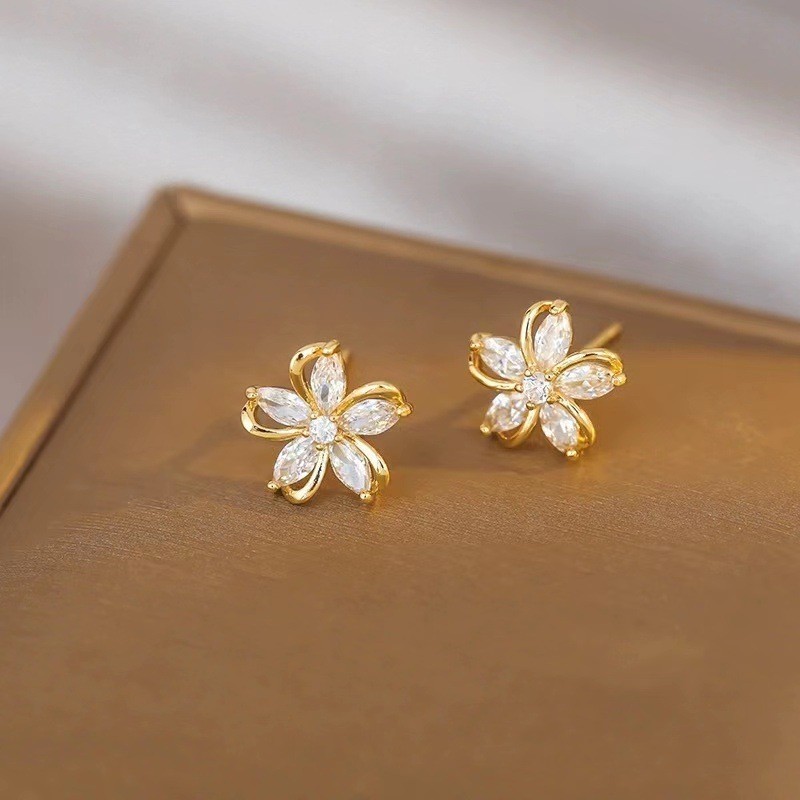 Pendientes delicados de flores - Conch Earring Hoop reseña y precio