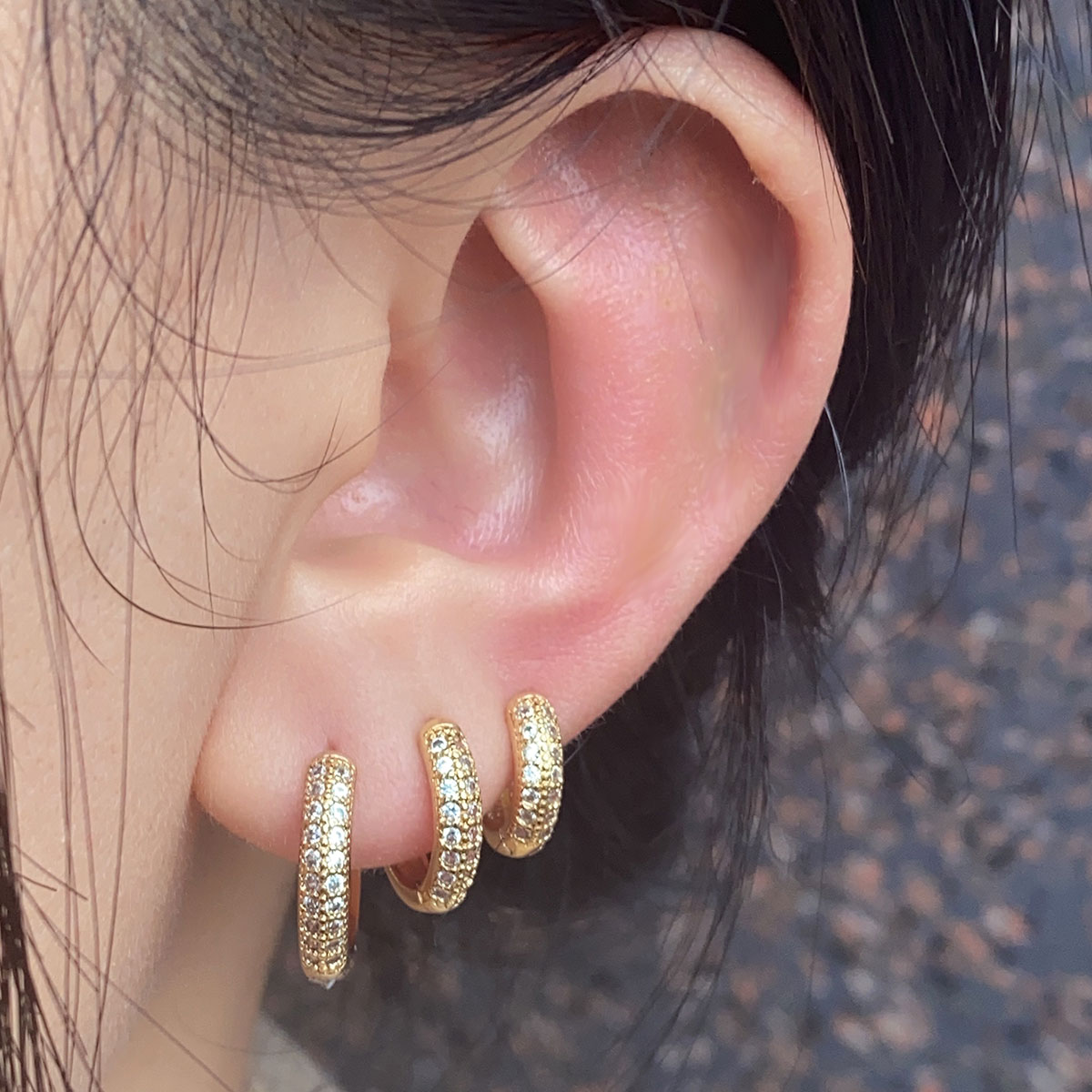 Pendientes de aro Huggie de ci - Conch Earring Hoop reseña y precio